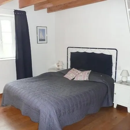 La Ferme Du Dizacre Bed & Breakfast *