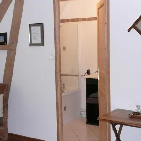 Couette-café La Ferme Du Dizacre 3*