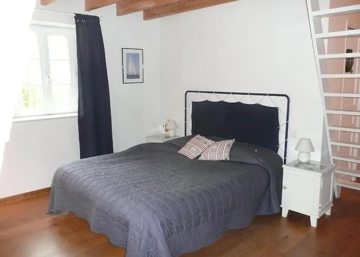 La Ferme Du Dizacre Bed & Breakfast 3*